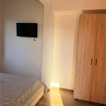 Nino * Vlorë