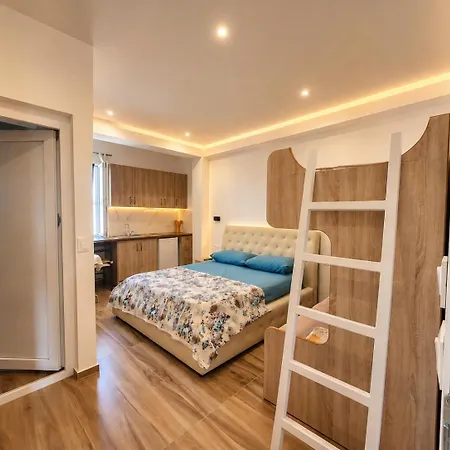 Nino Penzion Vlorë